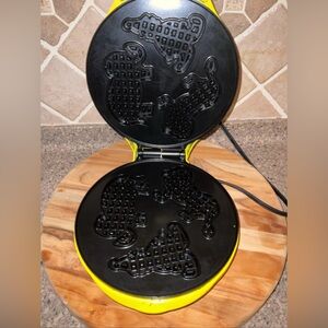 Bella Circus Waffle Maker Clown Lion Elephant Used 1 Time